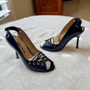 Manolo Blahnik Navy Patent Leather Lace-Up Peep Toe Heels 35.5